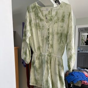 Never worn Aerie romper. Light green and white tie dye. Size large. Super cute!